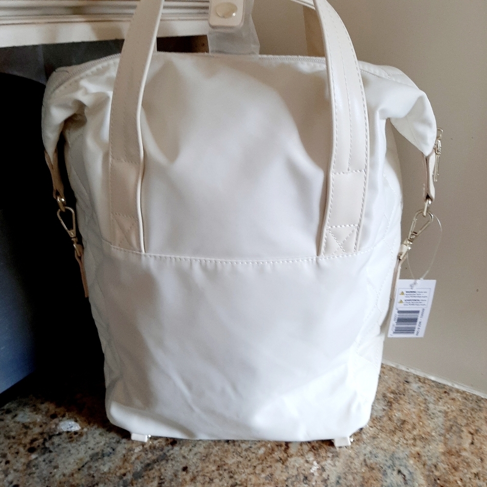 NWT BELLA RUSSO QUILTED BACKPACK - Picture 2 of 6